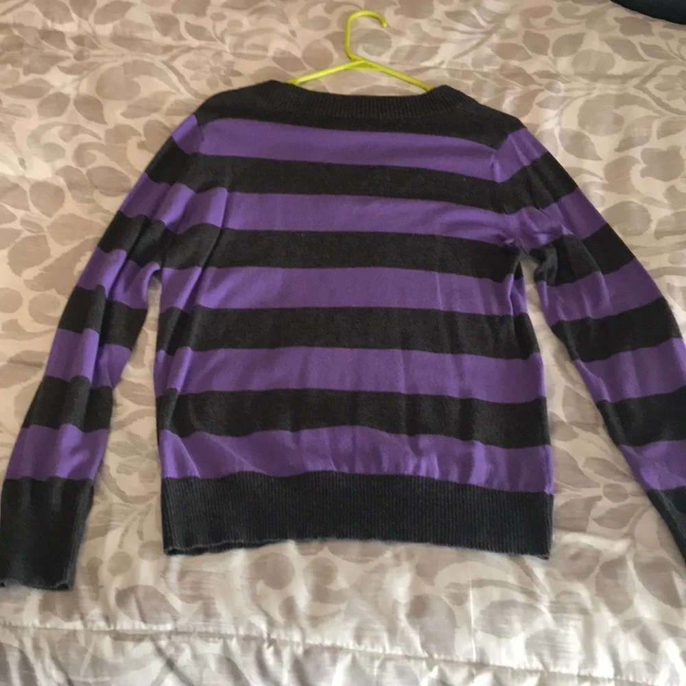 💜 Tops 3/$15 add to bundle for price!